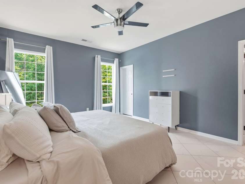 10933 Stone Trail Road, Charlotte, NC 28213.  MLS# CAR4417912, YatesRealty ID 47367. 