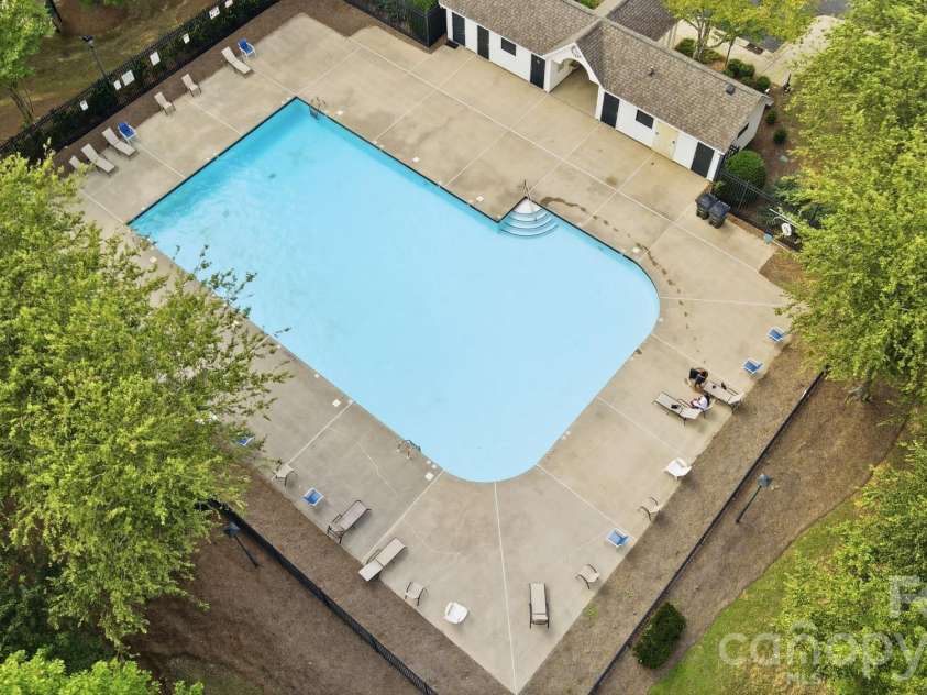 10933 Stone Trail Road, Charlotte, NC 28213.  MLS# CAR4417912, YatesRealty ID 47367. Community Pool!