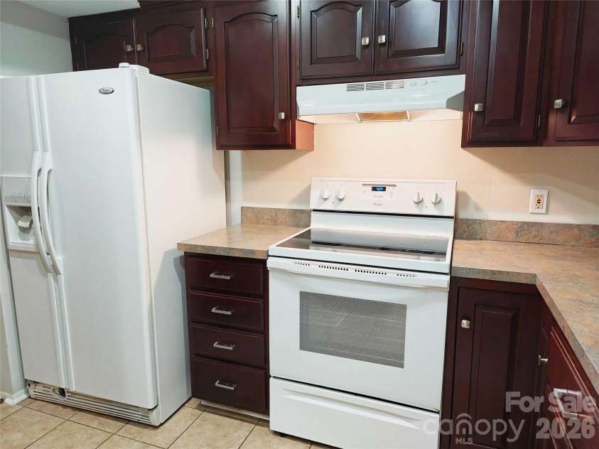 4948 Sardis Road, Charlotte, NC 28270.  MLS# CAR4419055, YatesRealty ID 47368. 