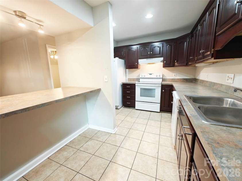 4948 Sardis Road, Charlotte, NC 28270.  MLS# CAR4419055, YatesRealty ID 47368. 