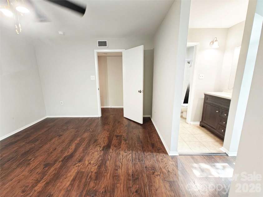 4948 Sardis Road, Charlotte, NC 28270.  MLS# CAR4419055, YatesRealty ID 47368. 
