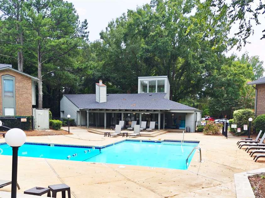 4948 Sardis Road, Charlotte, NC 28270.  MLS# CAR4419055, YatesRealty ID 47368. 