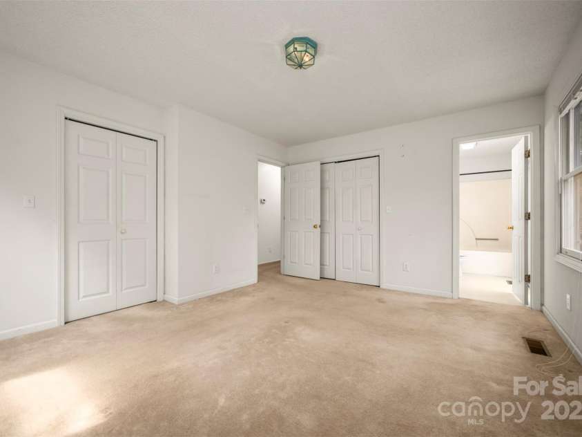 383 Woody Circle, Tryon, NC 28782.  MLS# CAR4242409, YatesRealty ID 4737. 