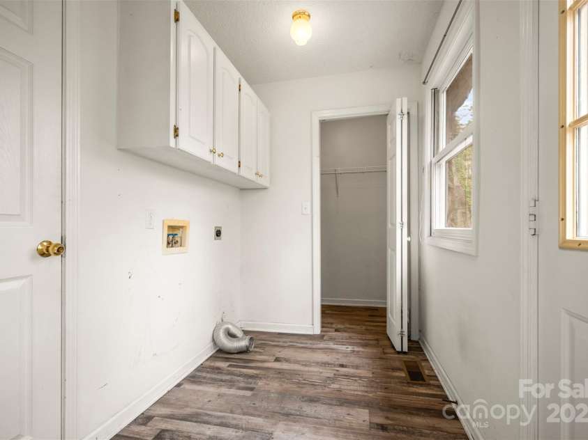 383 Woody Circle, Tryon, NC 28782.  MLS# CAR4242409, YatesRealty ID 4737. 