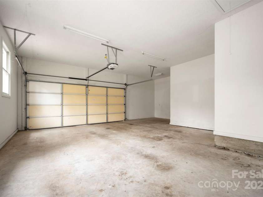 383 Woody Circle, Tryon, NC 28782.  MLS# CAR4242409, YatesRealty ID 4737. 