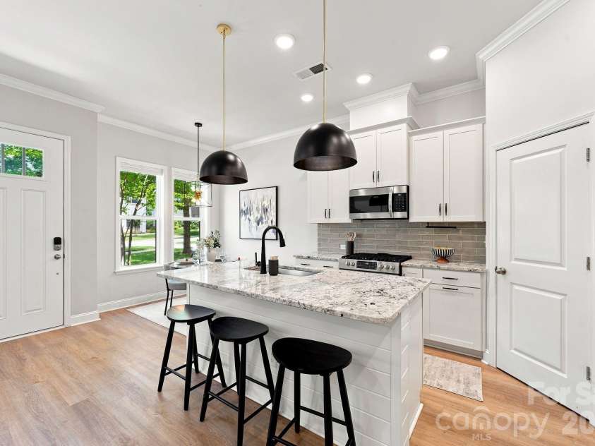 5930 Ardrey Kell Road, Charlotte, NC 28277.  MLS# CAR4418391, YatesRealty ID 47372. 