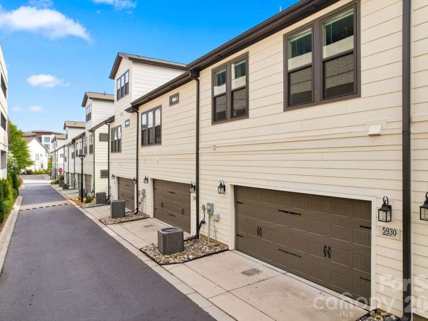 5930 Ardrey Kell Road, Charlotte, NC 28277.  MLS# CAR4418391, YatesRealty ID 47372. 