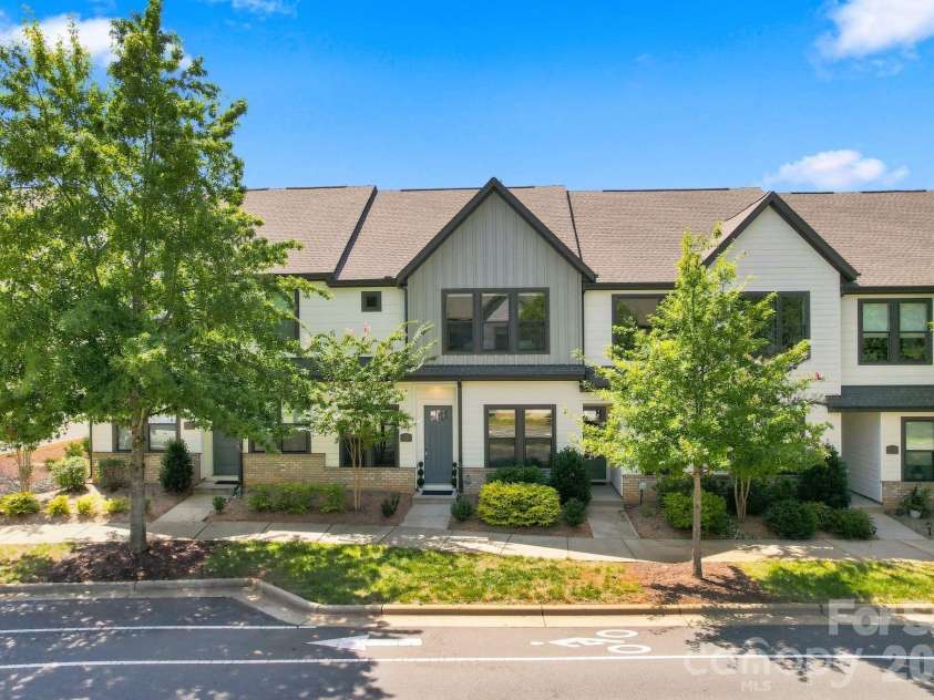 5930 Ardrey Kell Road, Charlotte, NC 28277.  MLS# CAR4418391, YatesRealty ID 47372. Welcome to 5930 Ardrey Kell!