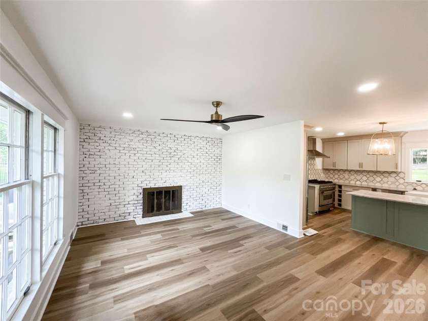 3011 Parkstone Drive, Charlotte, NC 28210.  MLS# CAR4418813, YatesRealty ID 47373. Enjoy open style living