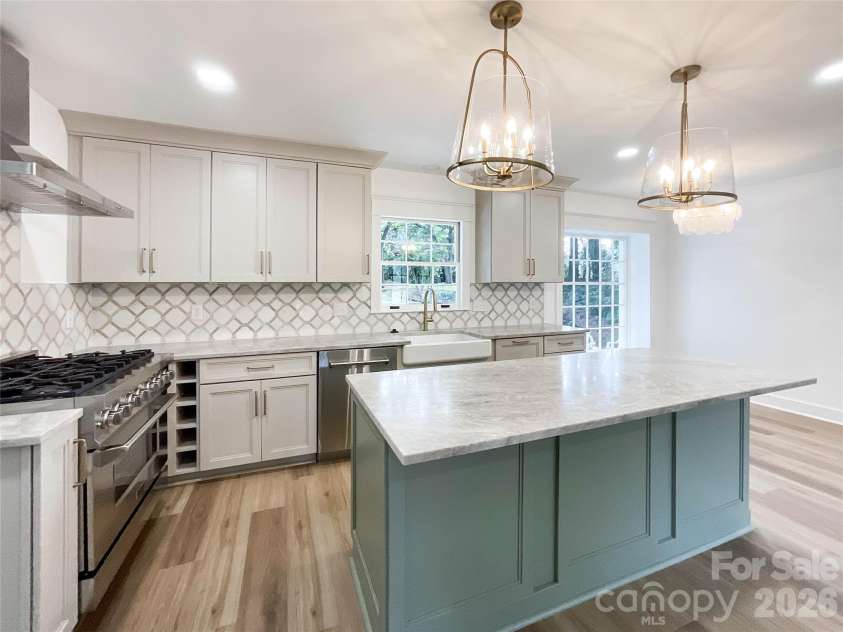3011 Parkstone Drive, Charlotte, NC 28210.  MLS# CAR4418813, YatesRealty ID 47373. Upscale cabinets with dove-tail construction, full overlay, high-end hardware (probably my favorite hardware pulls that I've ever seen) and maple facing