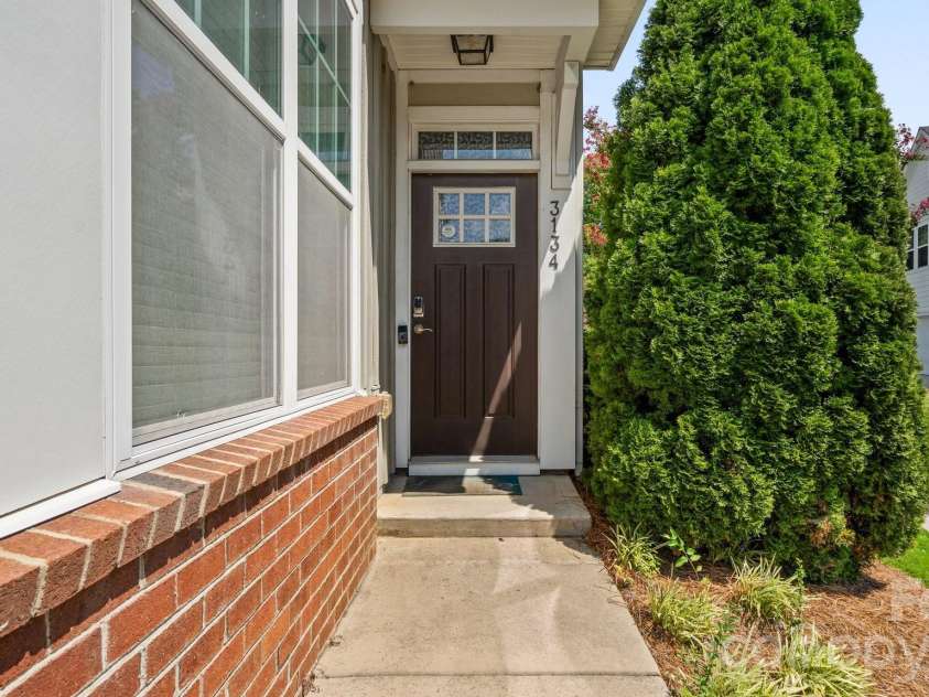 3134 Bending Birch Place, Charlotte, NC 28206.  MLS# CAR4418404, YatesRealty ID 47376. 