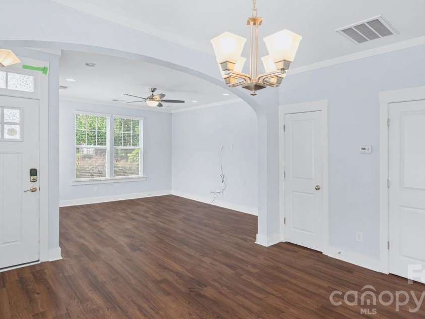 3134 Bending Birch Place, Charlotte, NC 28206.  MLS# CAR4418404, YatesRealty ID 47376. 