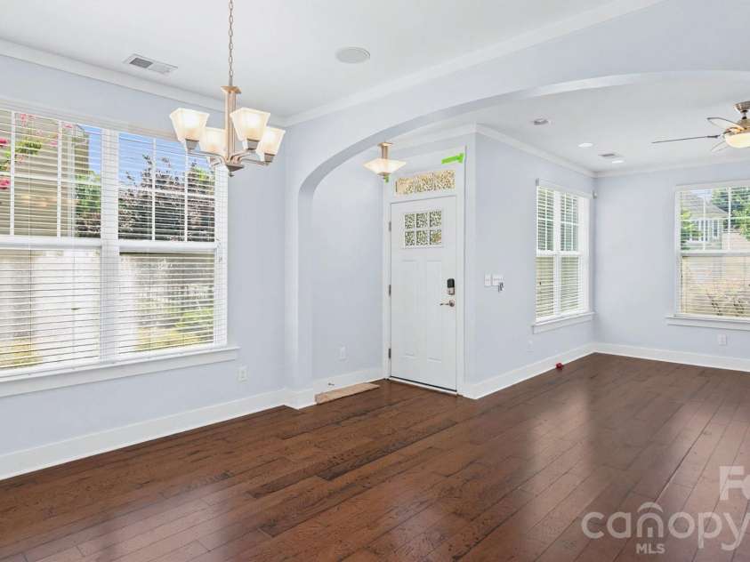 3134 Bending Birch Place, Charlotte, NC 28206.  MLS# CAR4418404, YatesRealty ID 47376. 