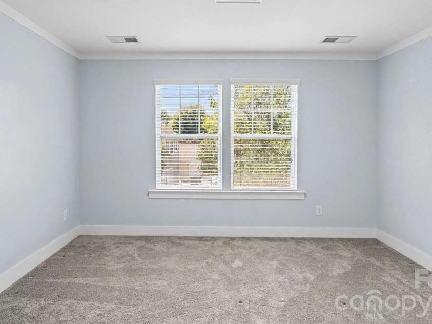 3134 Bending Birch Place, Charlotte, NC 28206.  MLS# CAR4418404, YatesRealty ID 47376. 