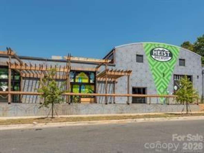 3134 Bending Birch Place, Charlotte, NC 28206.  MLS# CAR4418404, YatesRealty ID 47376. 