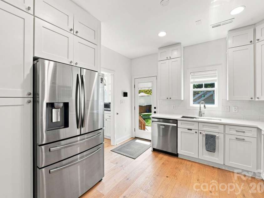 11106 Harbert Road, Huntersville, NC 28078.  MLS# CAR4419125, YatesRealty ID 47378. Kitchen