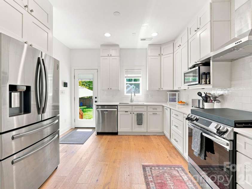 11106 Harbert Road, Huntersville, NC 28078.  MLS# CAR4419125, YatesRealty ID 47378. Kitchen