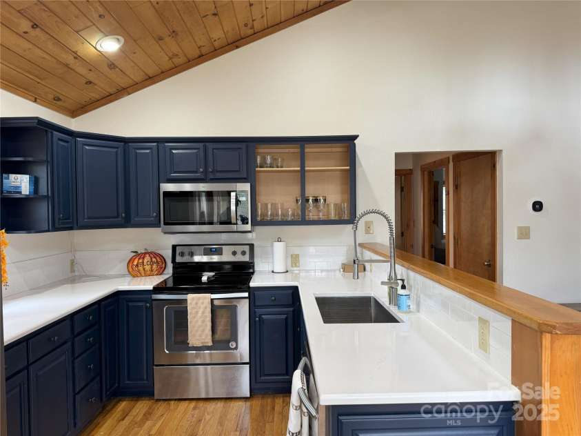 205 Firefly Lane, Boone, NC 28607.  MLS# CAR4241616, YatesRealty ID 4738. 