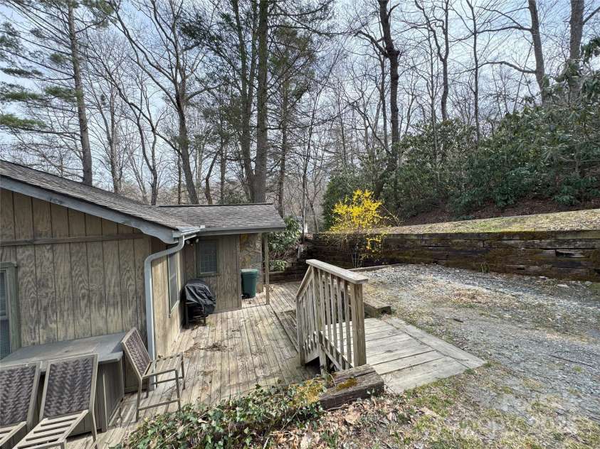 205 Firefly Lane, Boone, NC 28607.  MLS# CAR4241616, YatesRealty ID 4738. 
