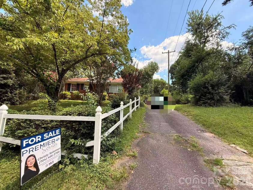 4310 Gillespie Court, Charlotte, NC 28205.  MLS# CAR4419199, YatesRealty ID 47381. 