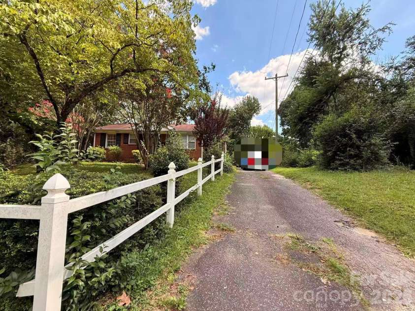 4310 Gillespie Court, Charlotte, NC 28205.  MLS# CAR4419199, YatesRealty ID 47381. 