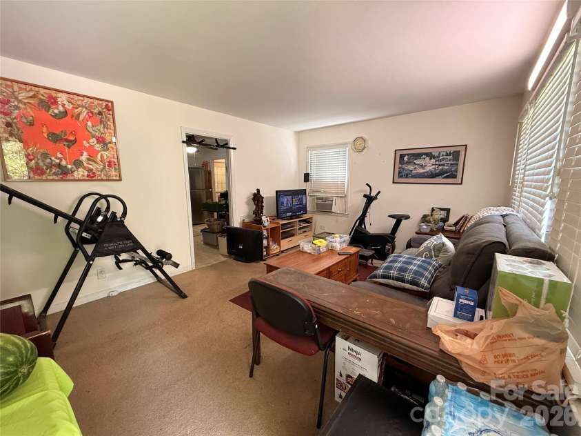 4310 Gillespie Court, Charlotte, NC 28205.  MLS# CAR4419199, YatesRealty ID 47381. 