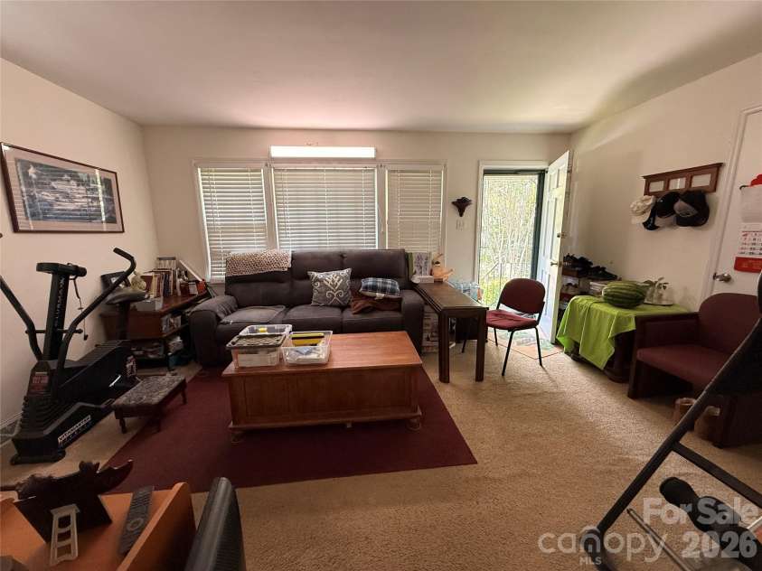 4310 Gillespie Court, Charlotte, NC 28205.  MLS# CAR4419199, YatesRealty ID 47381. 