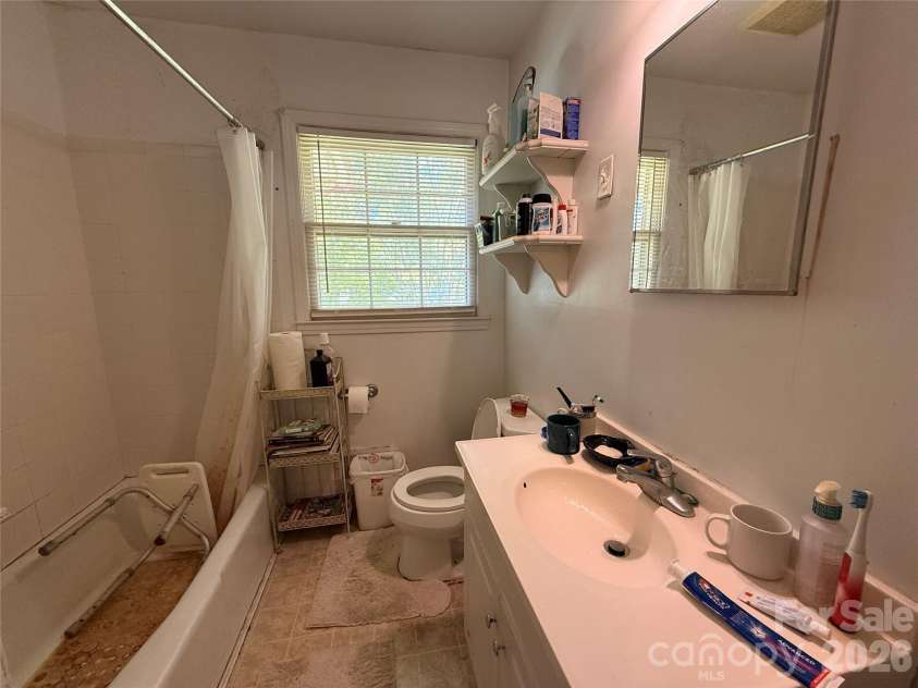 4310 Gillespie Court, Charlotte, NC 28205.  MLS# CAR4419199, YatesRealty ID 47381. 