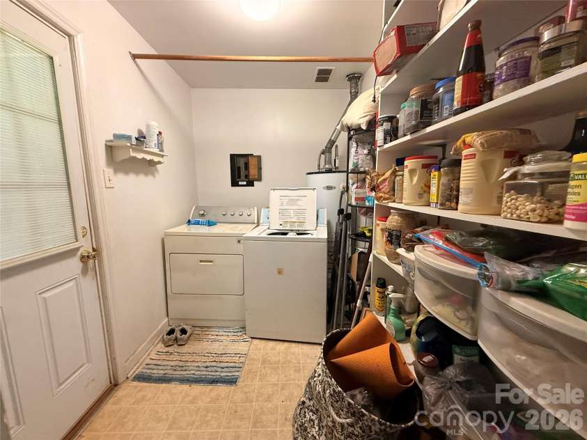 4310 Gillespie Court, Charlotte, NC 28205.  MLS# CAR4419199, YatesRealty ID 47381. 