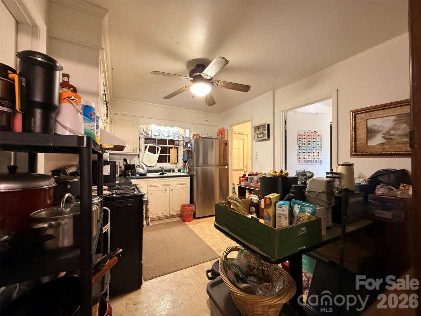 4310 Gillespie Court, Charlotte, NC 28205.  MLS# CAR4419199, YatesRealty ID 47381. 