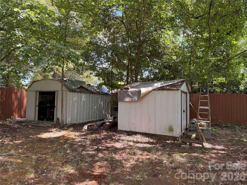 4310 Gillespie Court, Charlotte, NC 28205.  MLS# CAR4419199, YatesRealty ID 47381. 