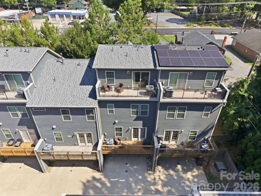 1321 Queen Lyon Court, Charlotte, NC 28205.  MLS# CAR4417946, YatesRealty ID 47382. 