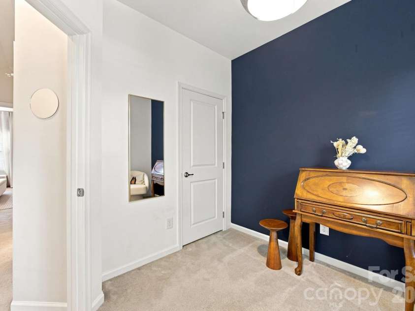 1321 Queen Lyon Court, Charlotte, NC 28205.  MLS# CAR4417946, YatesRealty ID 47382. 