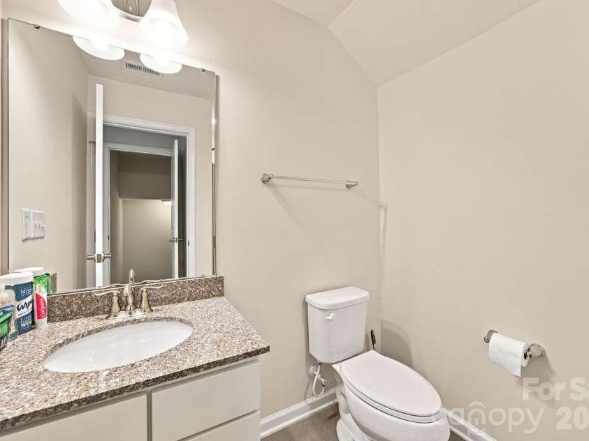 1321 Queen Lyon Court, Charlotte, NC 28205.  MLS# CAR4417946, YatesRealty ID 47382. 
