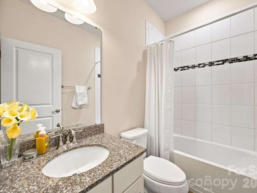 1321 Queen Lyon Court, Charlotte, NC 28205.  MLS# CAR4417946, YatesRealty ID 47382. 