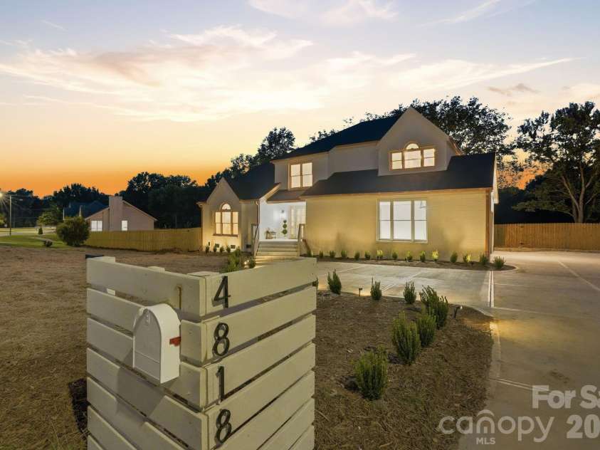 4818 Carmel Road, Charlotte, NC 28226.  MLS# CAR4417952, YatesRealty ID 47383. 