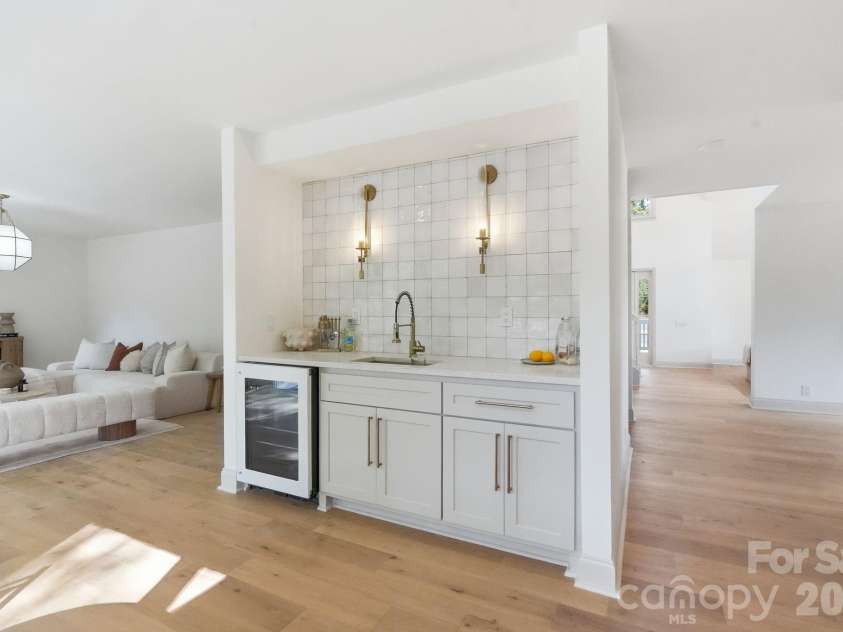 4818 Carmel Road, Charlotte, NC 28226.  MLS# CAR4417952, YatesRealty ID 47383. 