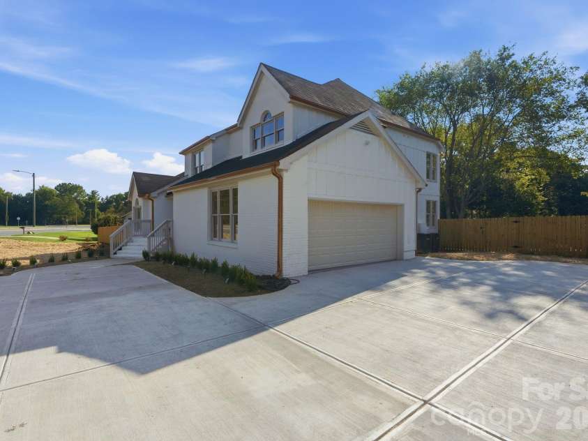 4818 Carmel Road, Charlotte, NC 28226.  MLS# CAR4417952, YatesRealty ID 47383. 