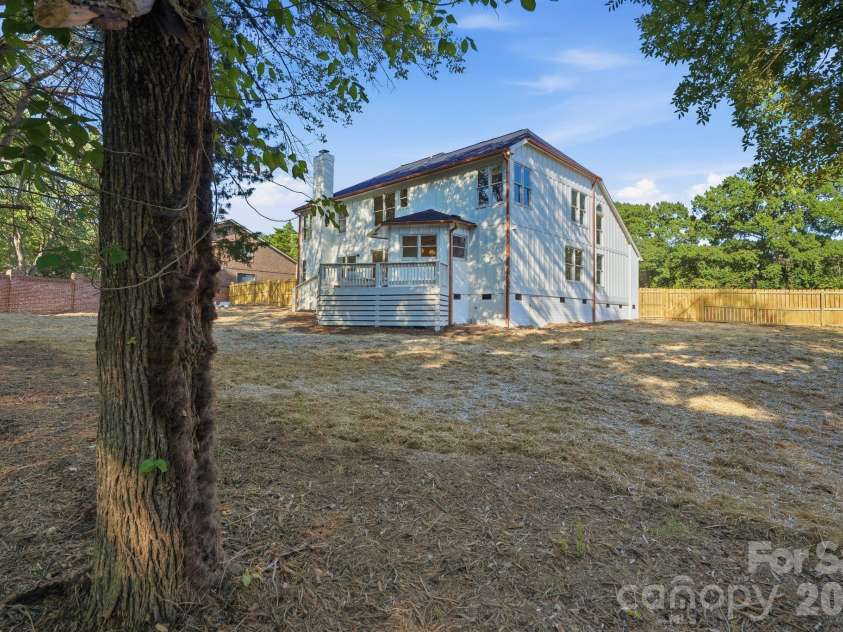 4818 Carmel Road, Charlotte, NC 28226.  MLS# CAR4417952, YatesRealty ID 47383. 