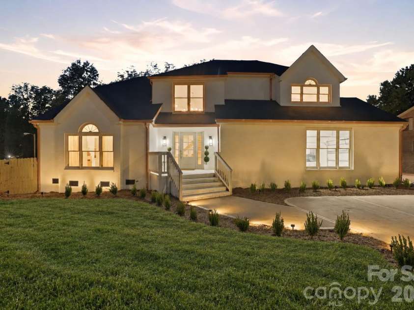 4818 Carmel Road, Charlotte, NC 28226.  MLS# CAR4417952, YatesRealty ID 47383. 