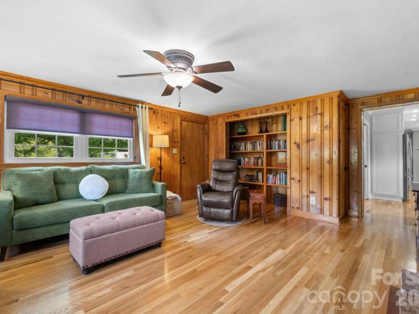 2210 19th Avenue, Hickory, NC 28602.  MLS# CAR4418000, YatesRealty ID 47384. 
