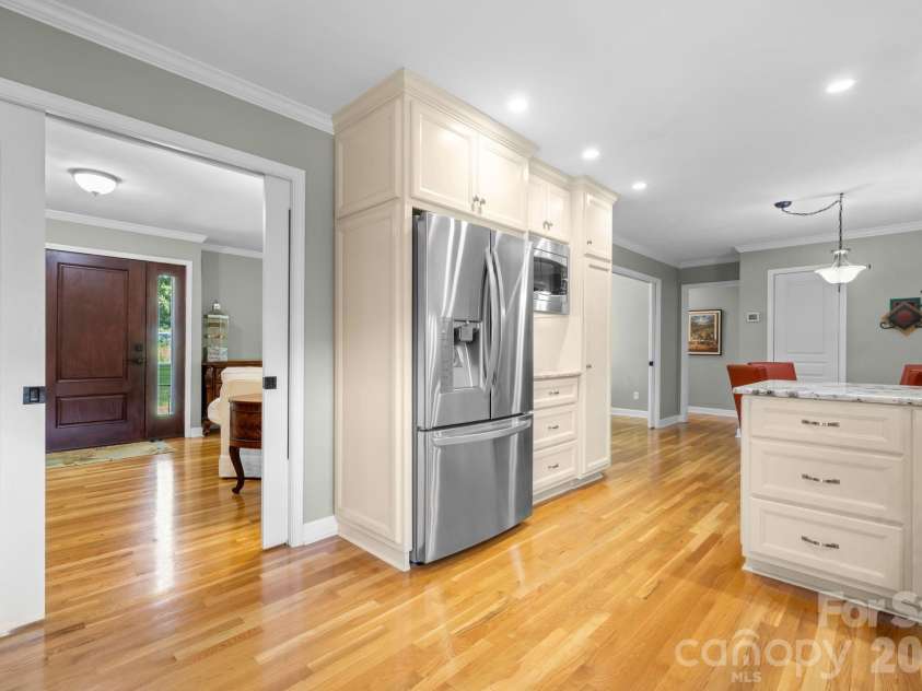 2210 19th Avenue, Hickory, NC 28602.  MLS# CAR4418000, YatesRealty ID 47384. 