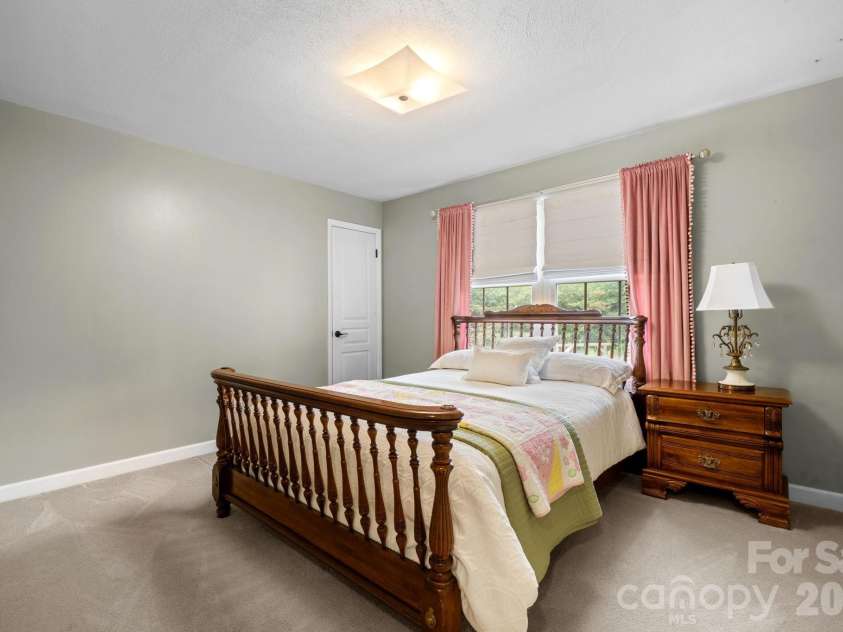 2210 19th Avenue, Hickory, NC 28602.  MLS# CAR4418000, YatesRealty ID 47384. 
