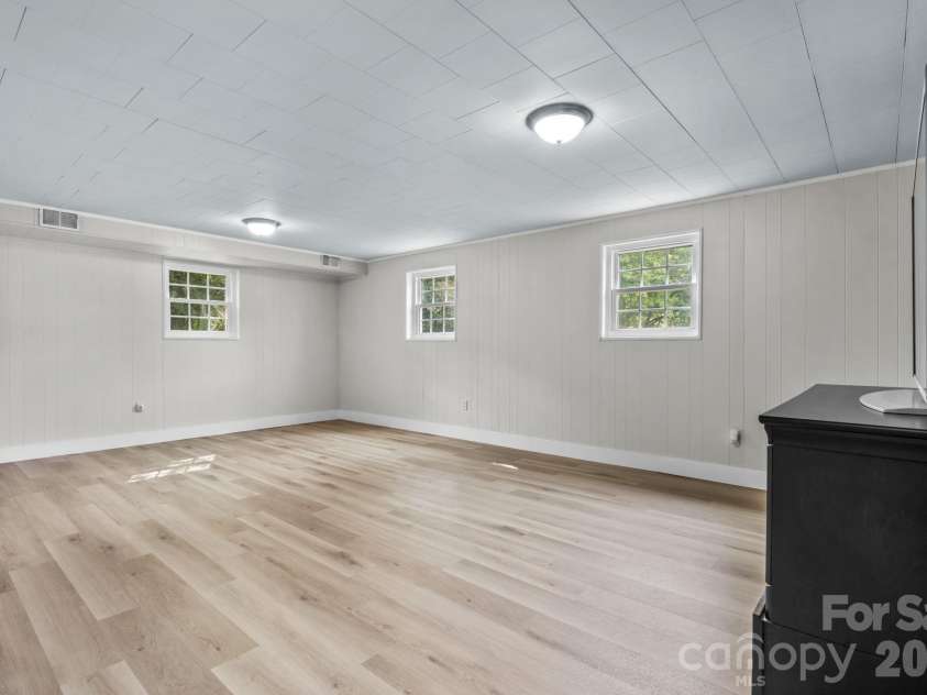 2210 19th Avenue, Hickory, NC 28602.  MLS# CAR4418000, YatesRealty ID 47384. 