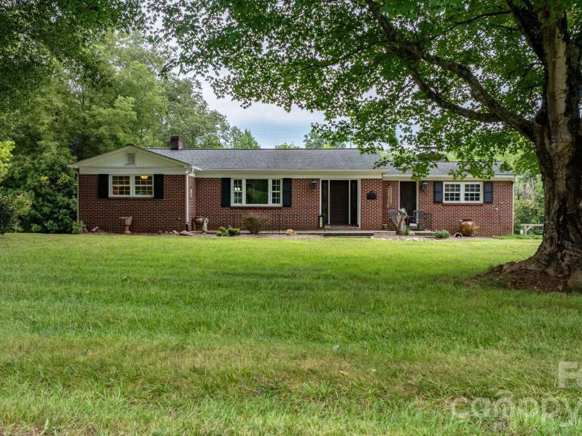2210 19th Avenue, Hickory, NC 28602.  MLS# CAR4418000, YatesRealty ID 47384. 