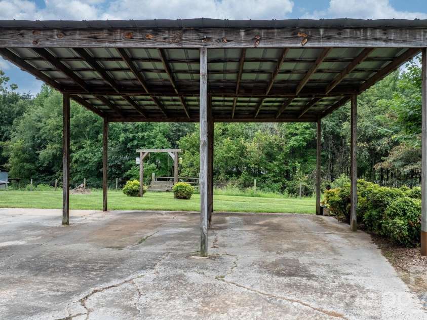2210 19th Avenue, Hickory, NC 28602.  MLS# CAR4418000, YatesRealty ID 47384. 