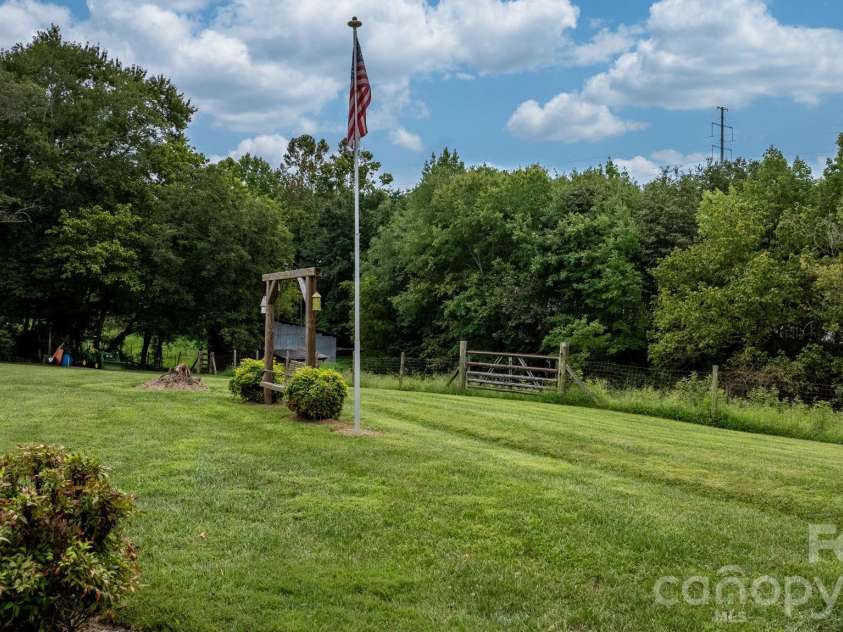 2210 19th Avenue, Hickory, NC 28602.  MLS# CAR4418000, YatesRealty ID 47384. 