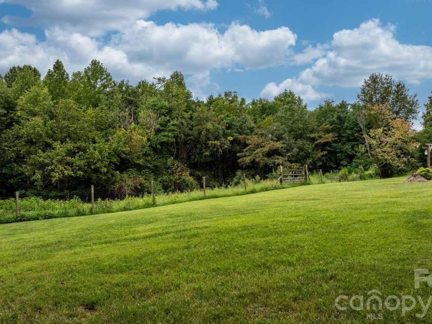 2210 19th Avenue, Hickory, NC 28602.  MLS# CAR4418000, YatesRealty ID 47384. 