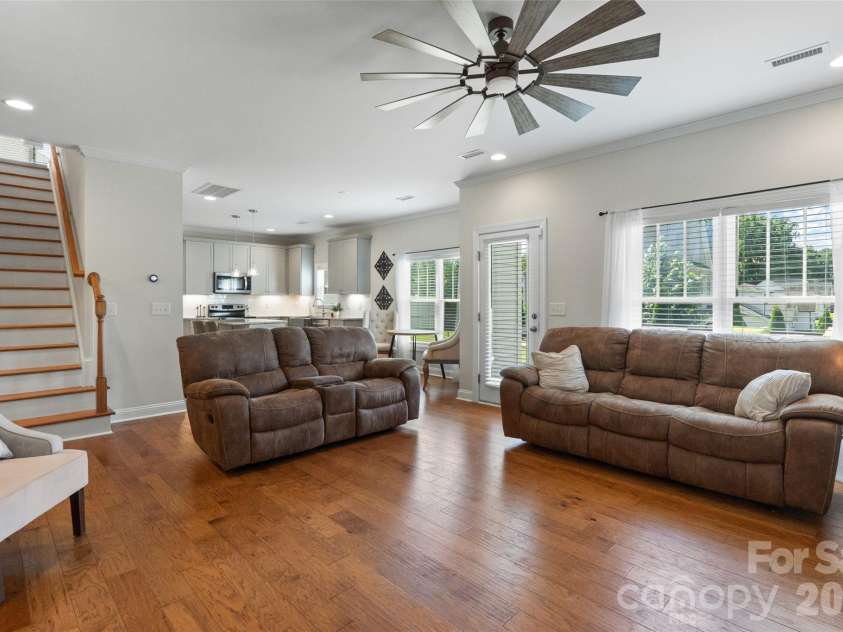 1215 Robinhood Lane, Kannapolis, NC 28081.  MLS# CAR4417167, YatesRealty ID 47385. 