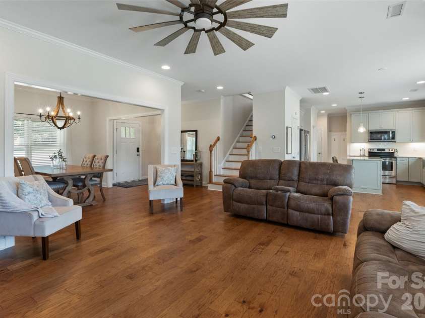 1215 Robinhood Lane, Kannapolis, NC 28081.  MLS# CAR4417167, YatesRealty ID 47385. 